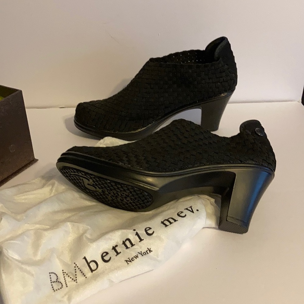Bernie Mev stretch heels. Size 40